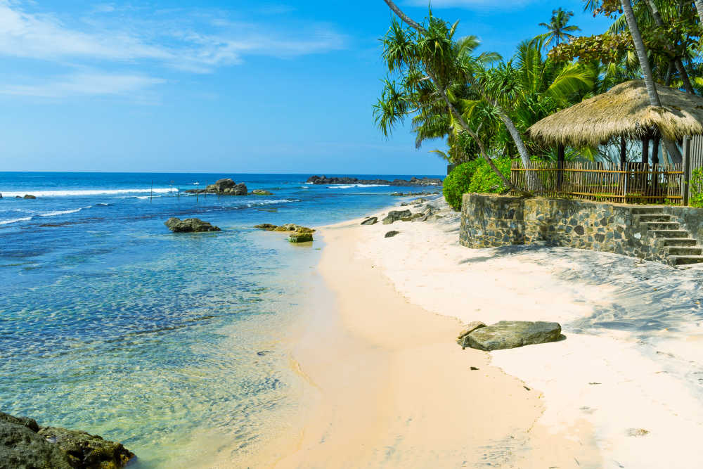 https://www.sunrise-travel.eu/uploads/images/asia-sri-lanka-beach-medium.jpg